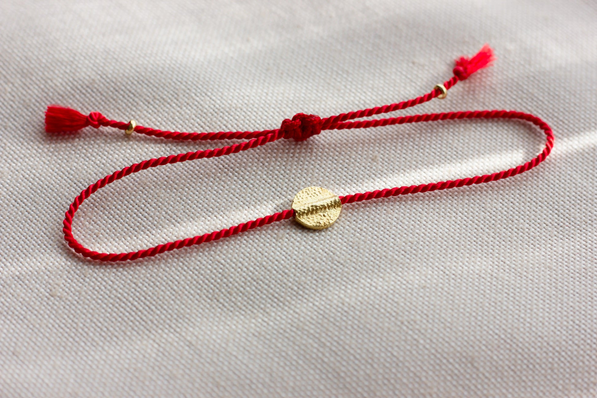 silk-red-string-moon-charm-bracelet